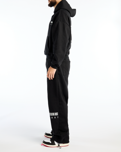 CORE HOODIE.